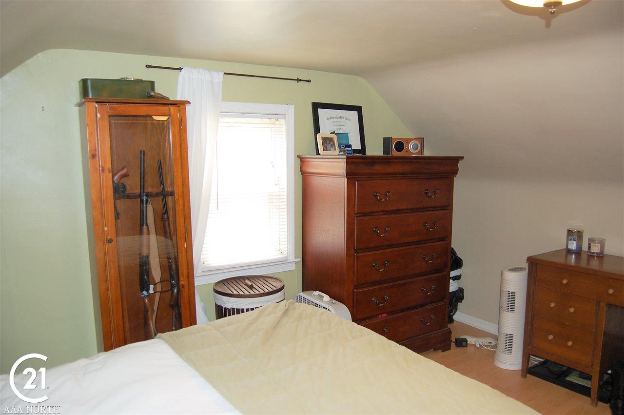 2470 Melvin Avenue Rochester, MI 48307 - Photo 15 of 26 Master Bedroom
