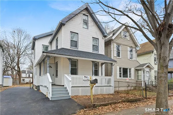$2,850 | 393 Huntington Street, New Haven, CT 06511