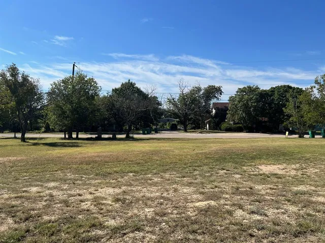 $115,000 | 815 West Standifer Street, Hamilton, TX 76531