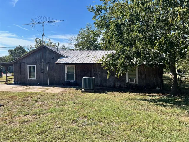 $115,000 | 815 West Standifer Street, Hamilton, TX 76531