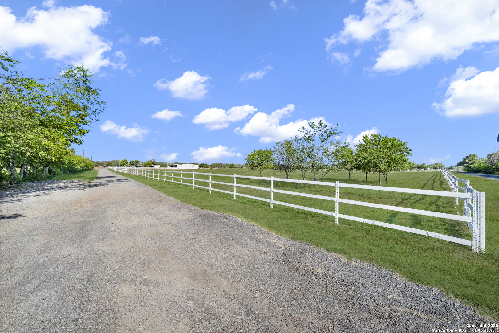 11791 Kinney Road Atascosa, TX 78002 - Photo 7 of 28 a view of a tennis court