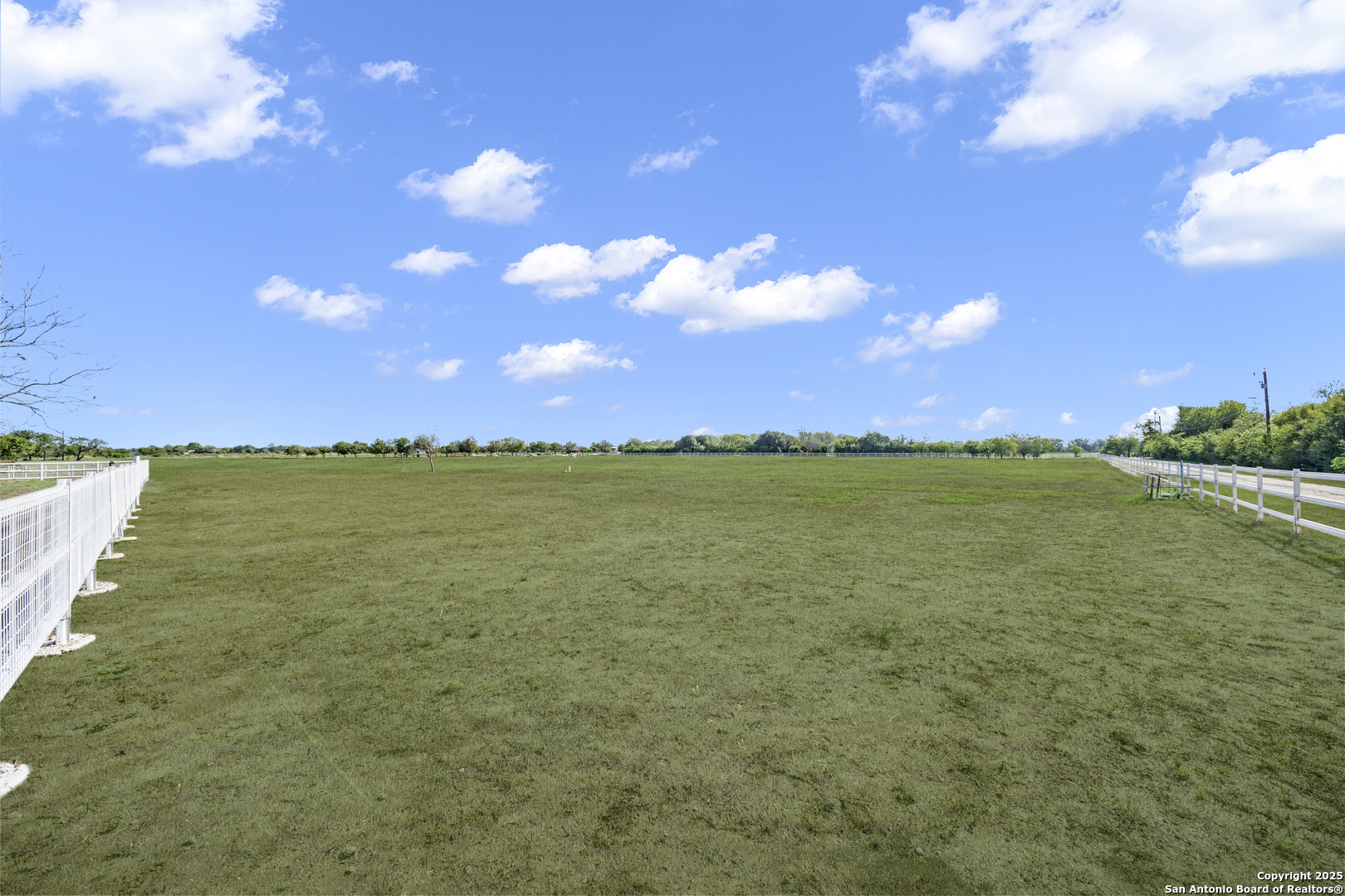 11791 Kinney Road Atascosa, TX 78002 - Photo 8 of 28 a view of an ocean