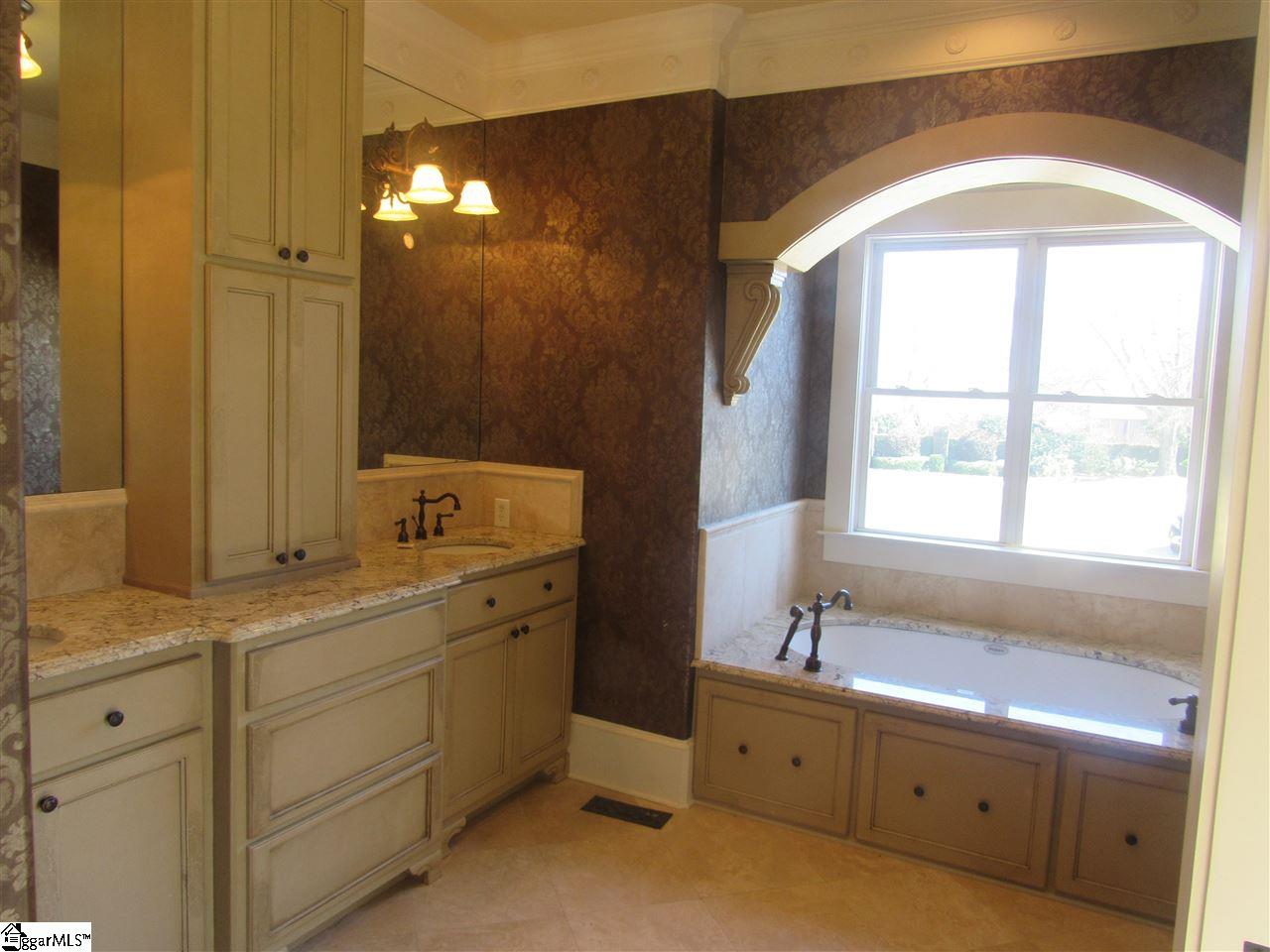 242 Allison Road Gray Court, SC 29645 - Photo 7 of 24