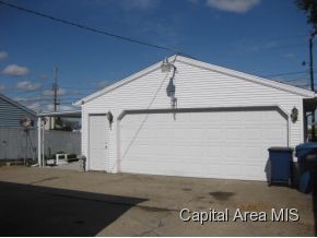 908 South Livingston Street Springfield, IL 62703 - Photo 2 of 24