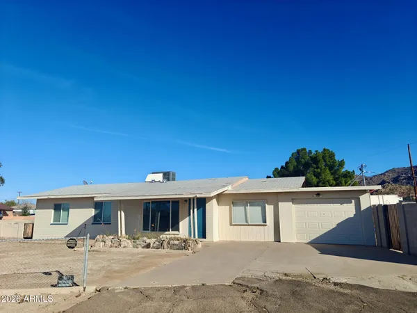 $1,995 | 251 West Buist Avenue, Phoenix, AZ 85041