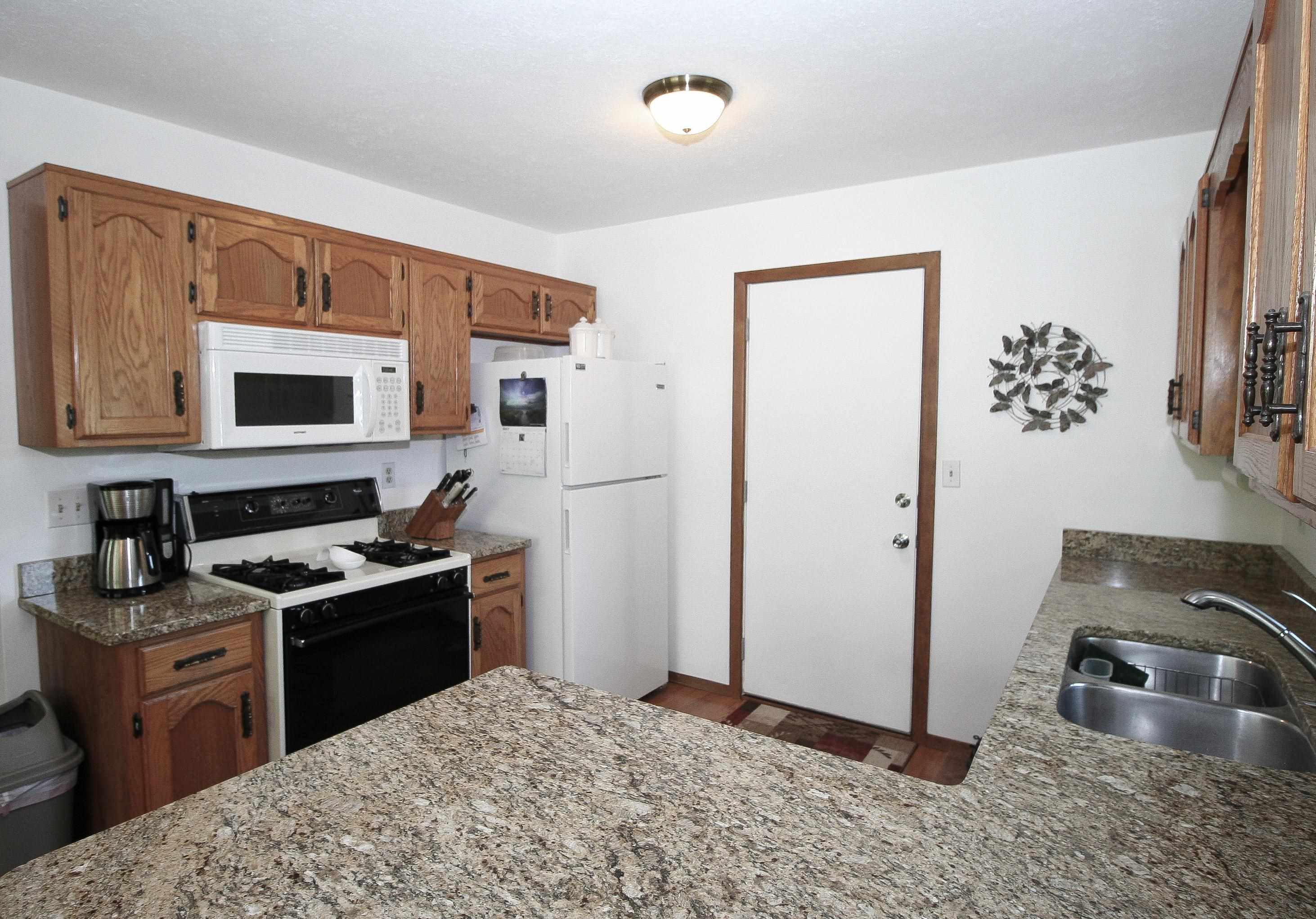 5457 Country Court Roscoe, IL 61073 - Photo 10 of 22
