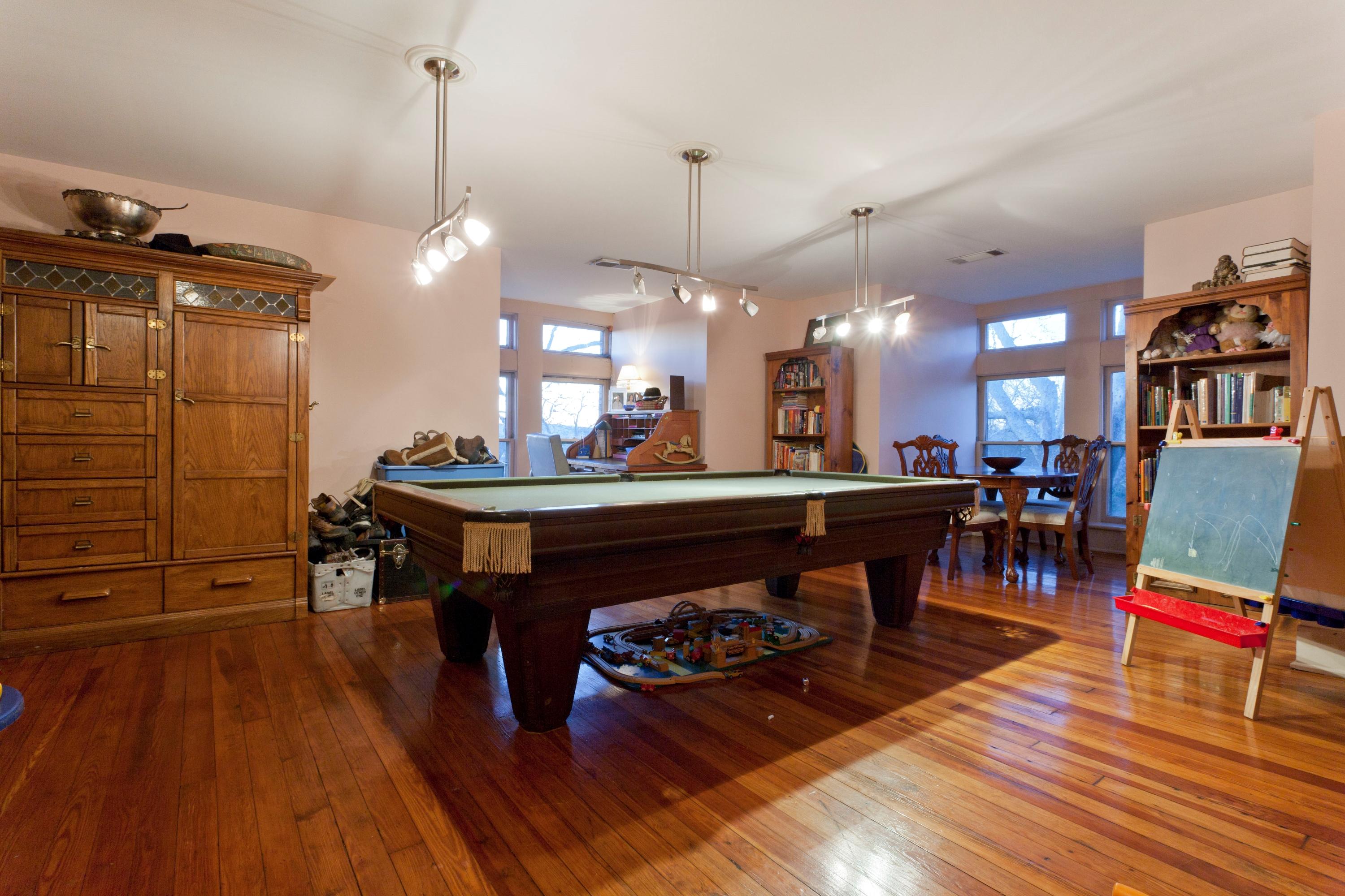 360 South Crest Road Chattanooga, TN 37404 - Photo 25 of 26 0233rd floor rec room
