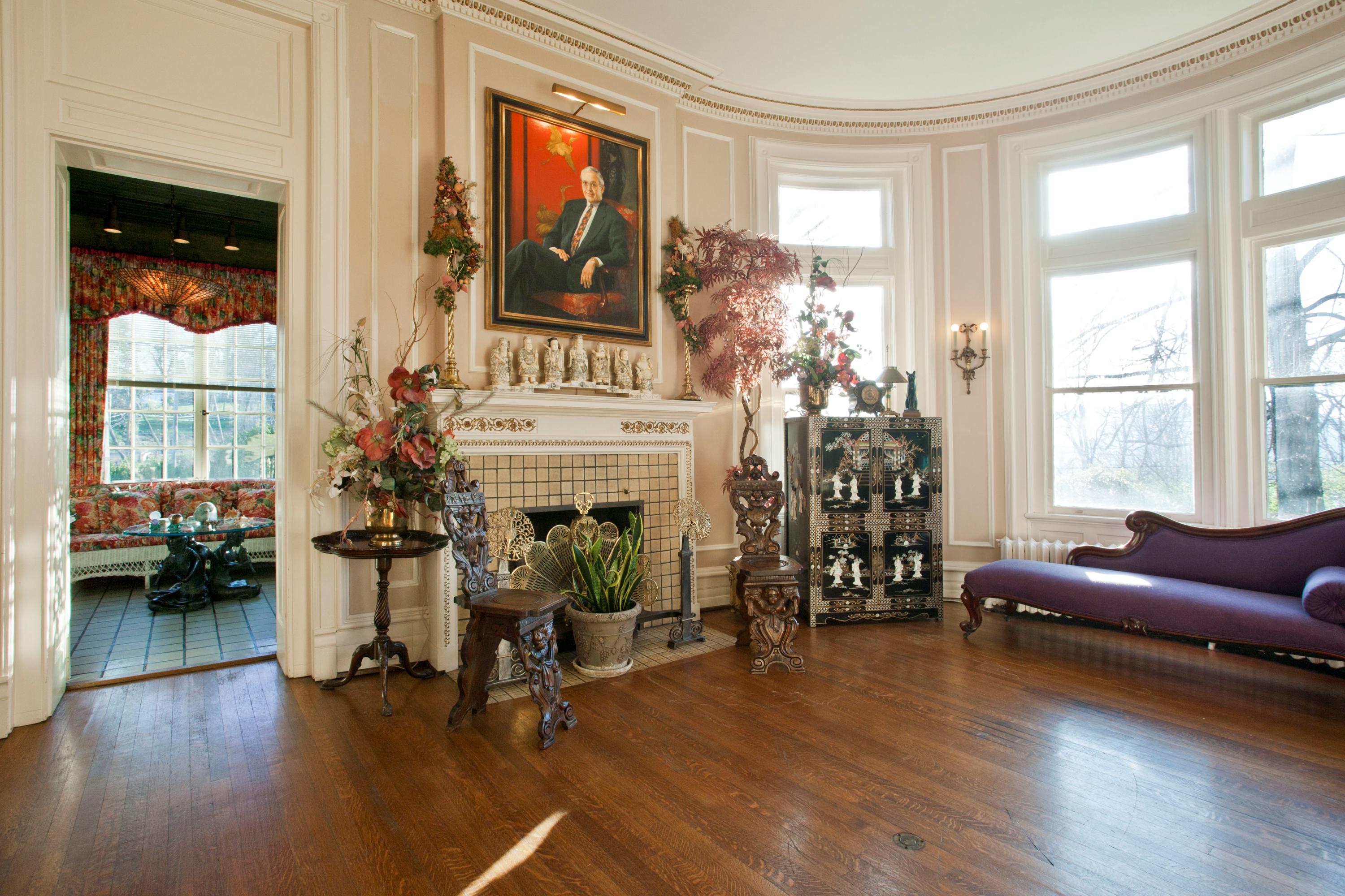 360 South Crest Road Chattanooga, TN 37404 - Photo 8 of 26 008music room