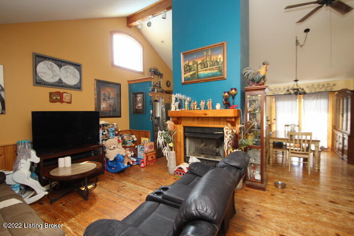 4645 Mink Run Road Frankfort, KY 40601 - Photo 4 of 38 IMG_6989