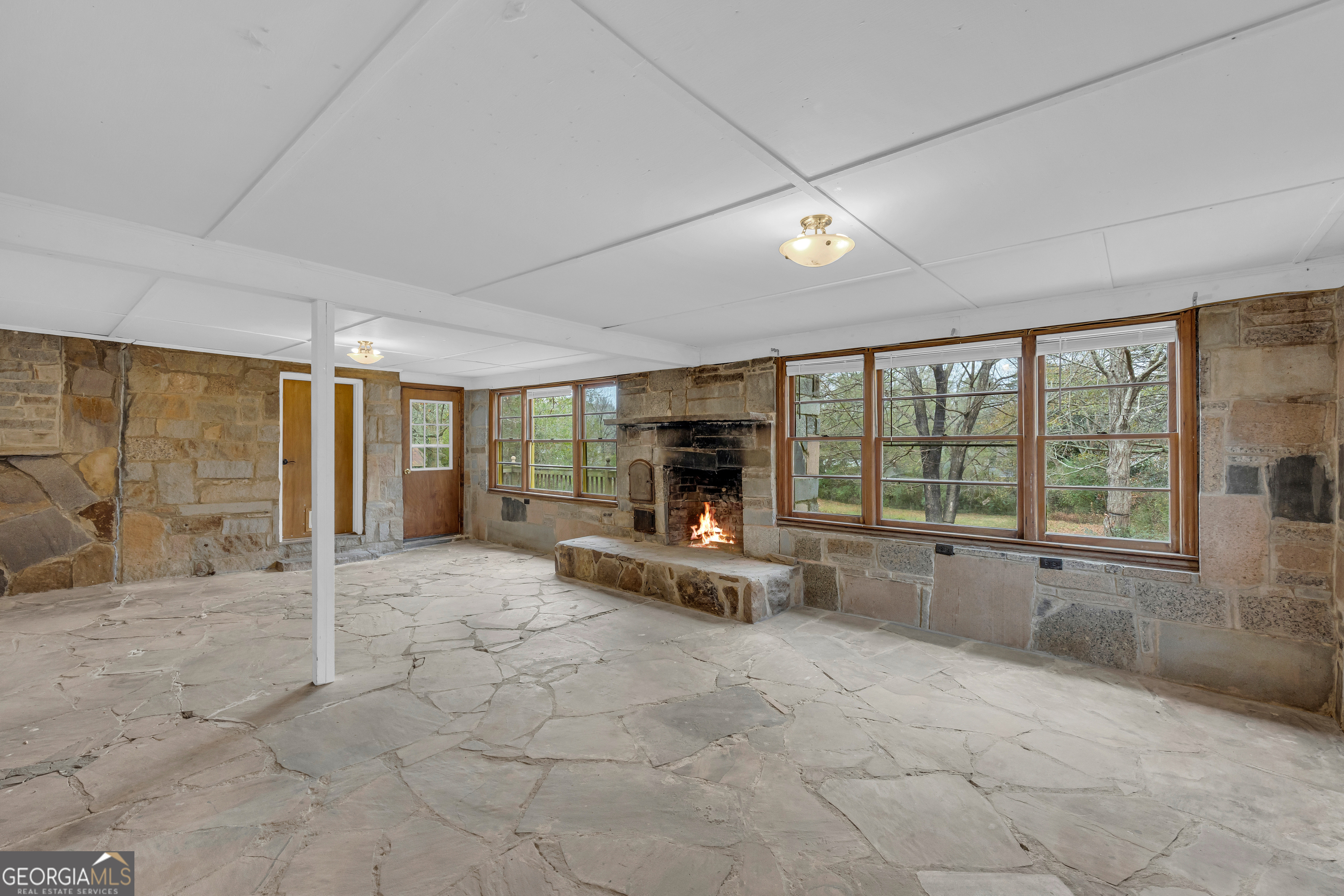 132 Queen Street Toccoa, GA 30577 - Photo 6 of 46 a large hall with large windows