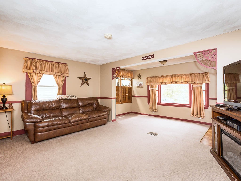 6 Ridge Street Andover, MA 01810 - Photo 4 of 17 Gallery Image 4