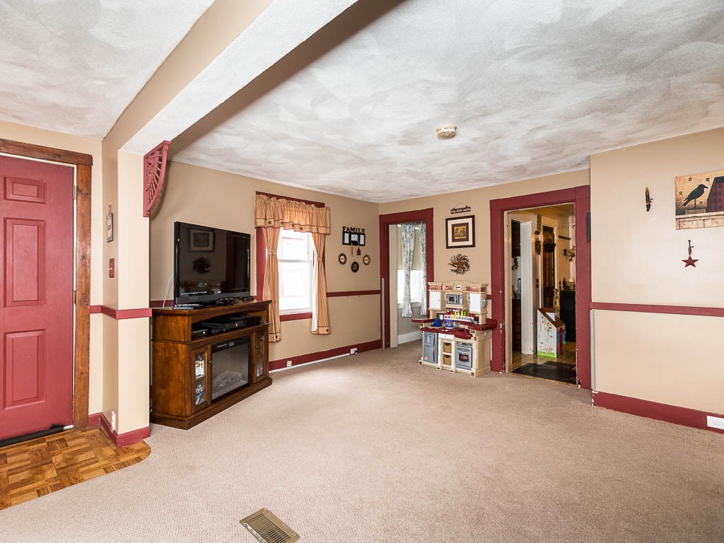 6 Ridge Street Andover, MA 01810 - Photo 5 of 17 Gallery Image 5