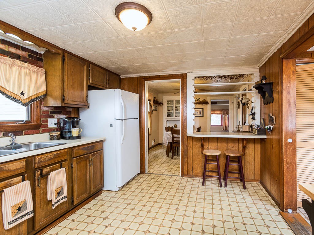 6 Ridge Street Andover, MA 01810 - Photo 8 of 17 Gallery Image 8