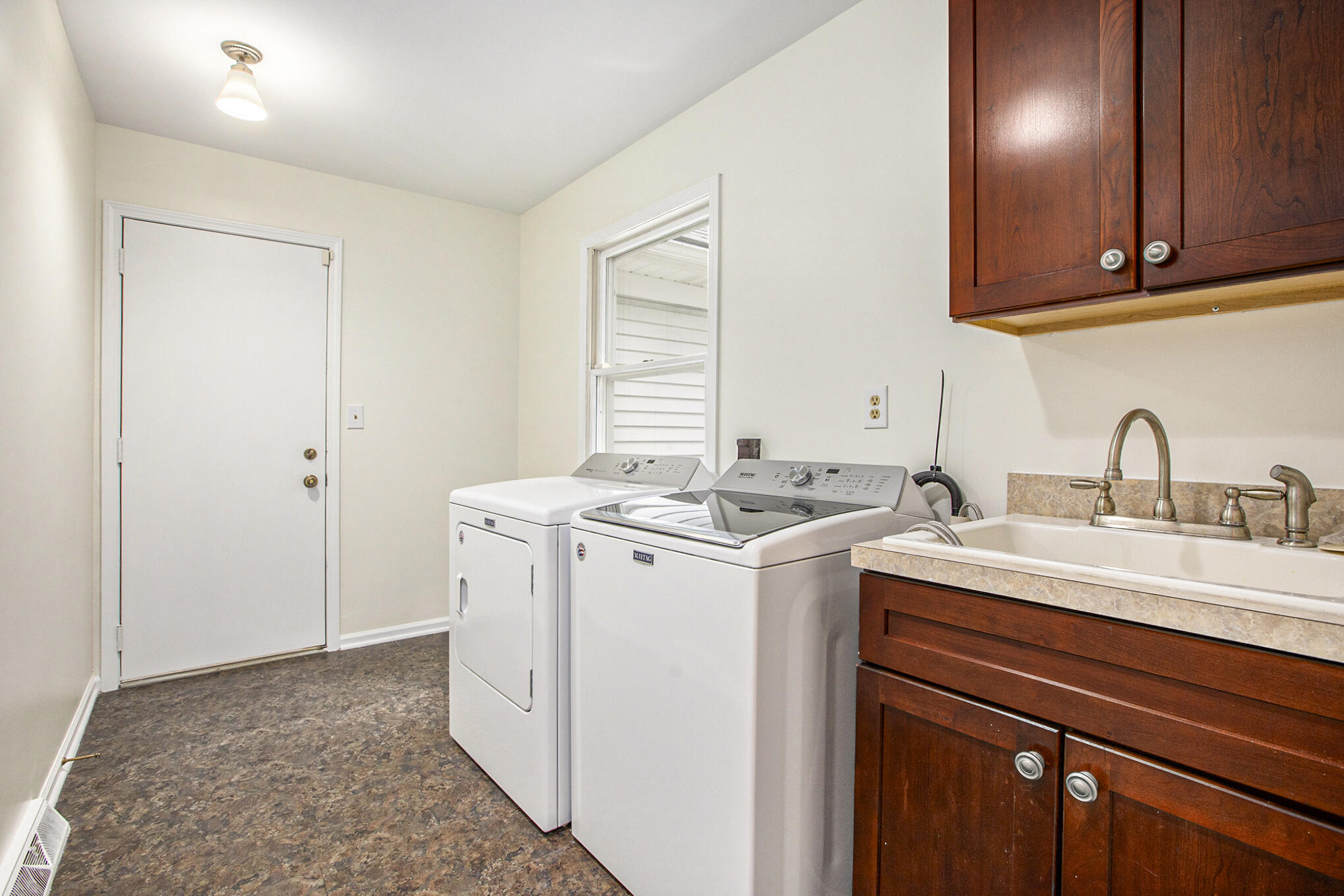 4887 Wylie Road Dexter, MI 48130 - Photo 26 of 58 19 laundry rm