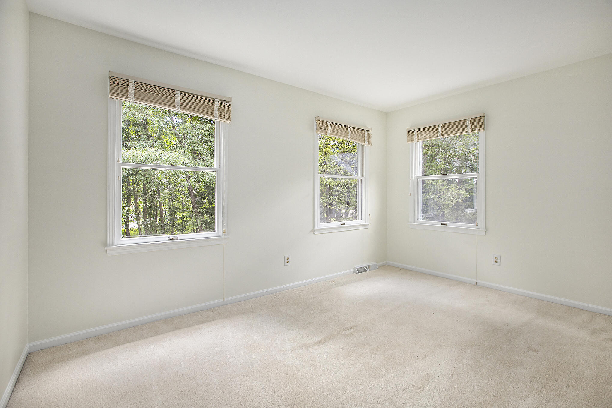 4887 Wylie Road Dexter, MI 48130 - Photo 32 of 58 22 bed2