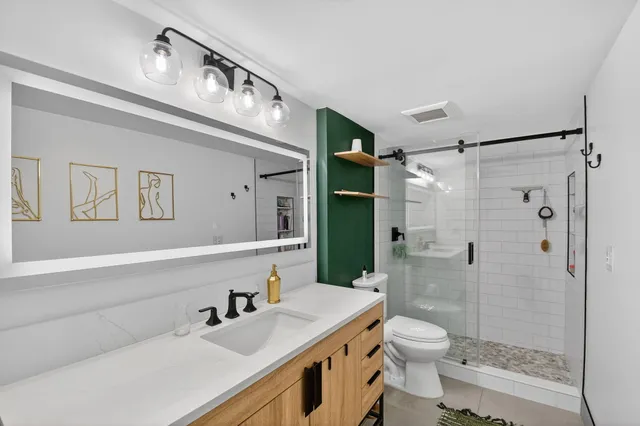 $300,000 | 1801 Presidential Way, Unit D204, West Palm Beach, FL 33401