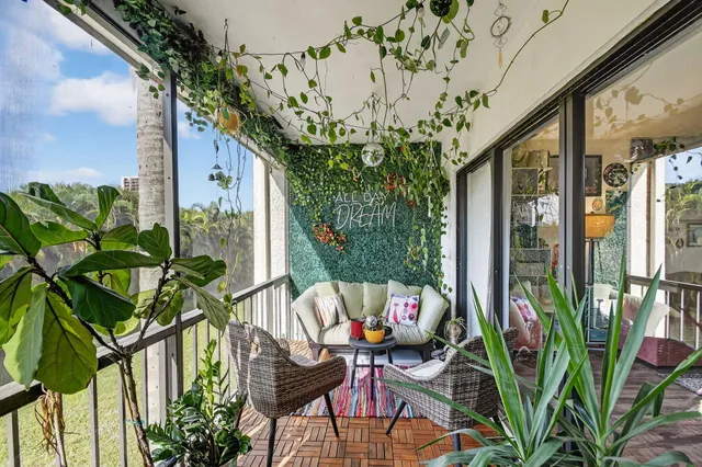 $300,000 | 1801 Presidential Way, Unit D204, West Palm Beach, FL 33401