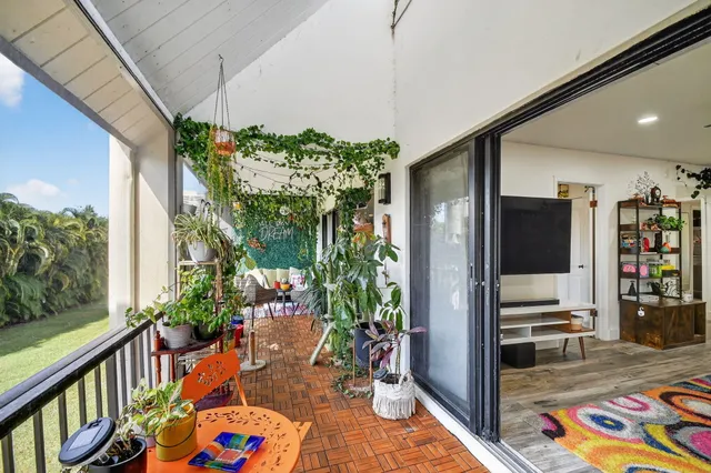 $300,000 | 1801 Presidential Way, Unit D204, West Palm Beach, FL 33401