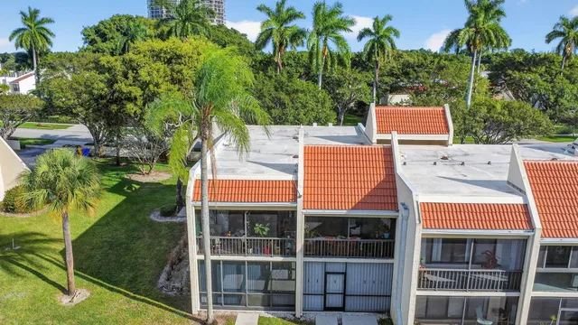 $300,000 | 1801 Presidential Way, Unit D204, West Palm Beach, FL 33401