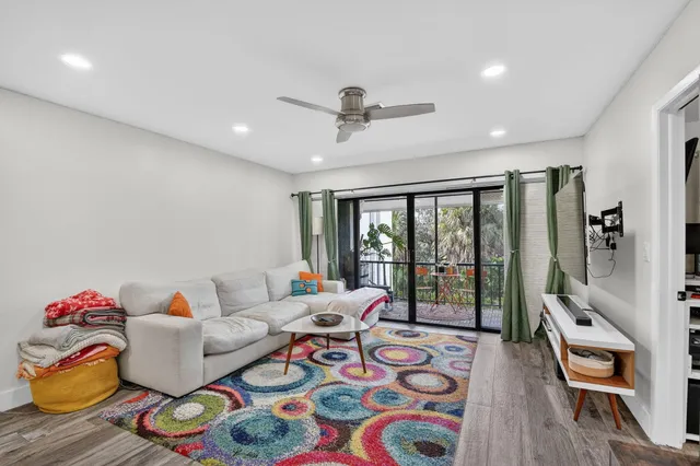 $300,000 | 1801 Presidential Way, Unit D204, West Palm Beach, FL 33401