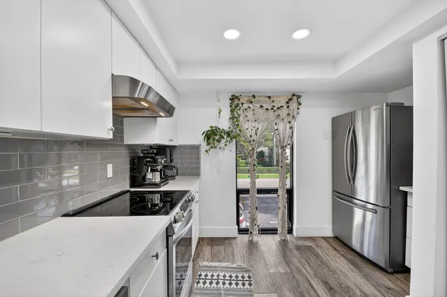 $300,000 | 1801 Presidential Way, Unit D204, West Palm Beach, FL 33401