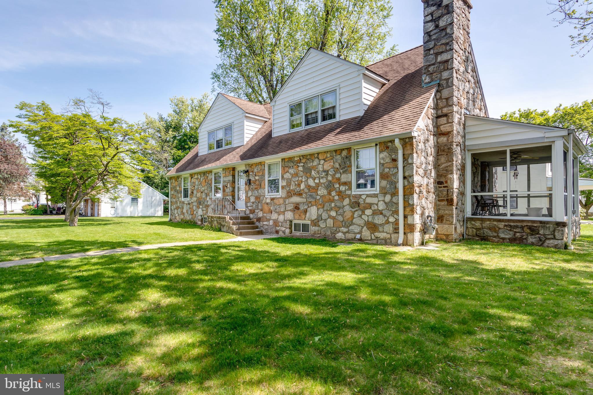 1324 Dill Road Havertown, PA 19083 - Photo 3 of 47