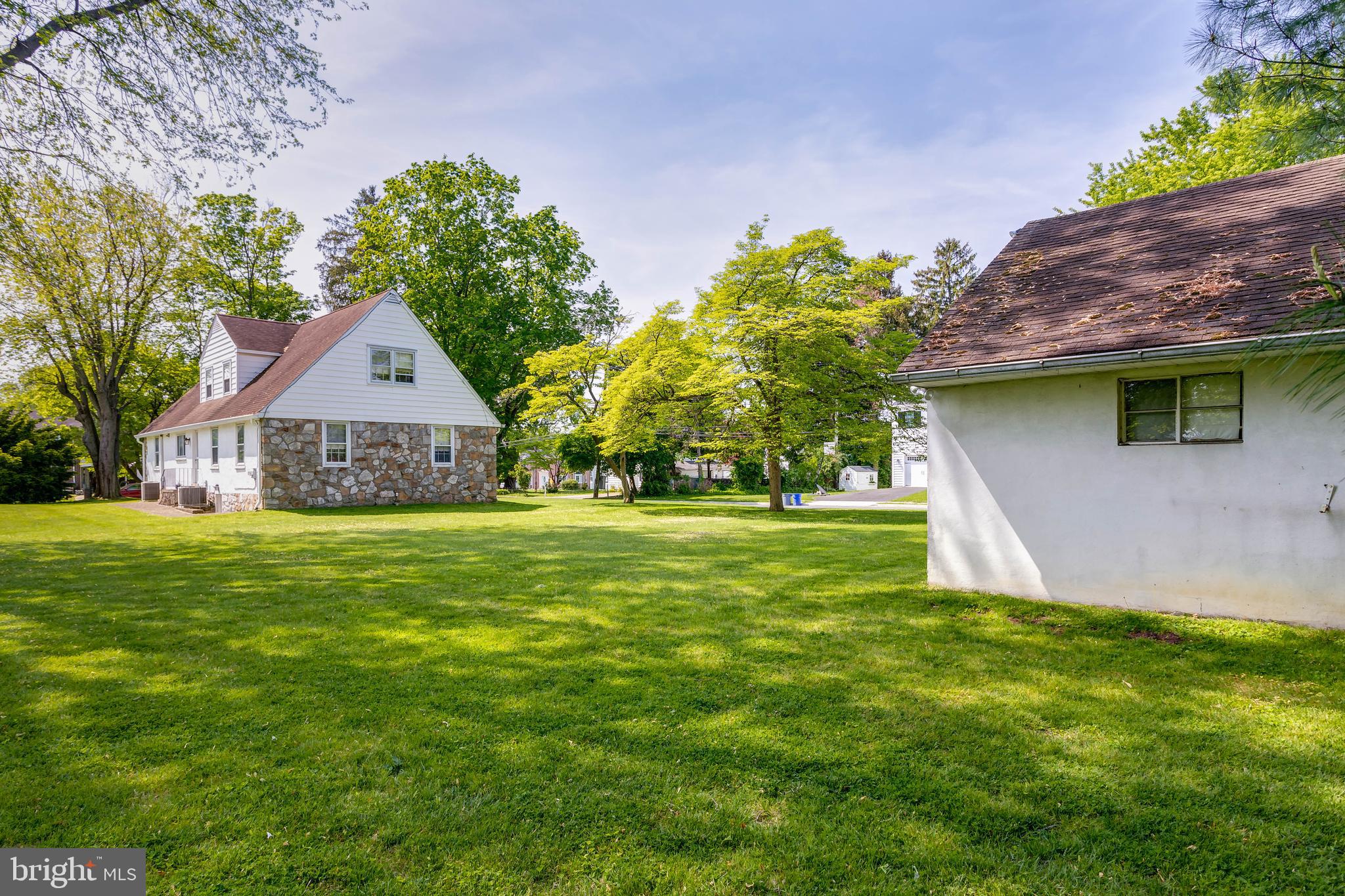 1324 Dill Road Havertown, PA 19083 - Photo 5 of 47
