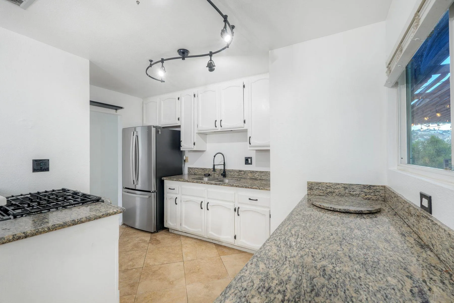 9574 Danancy Court Spring Valley, CA 91977 - Photo 13 of 40