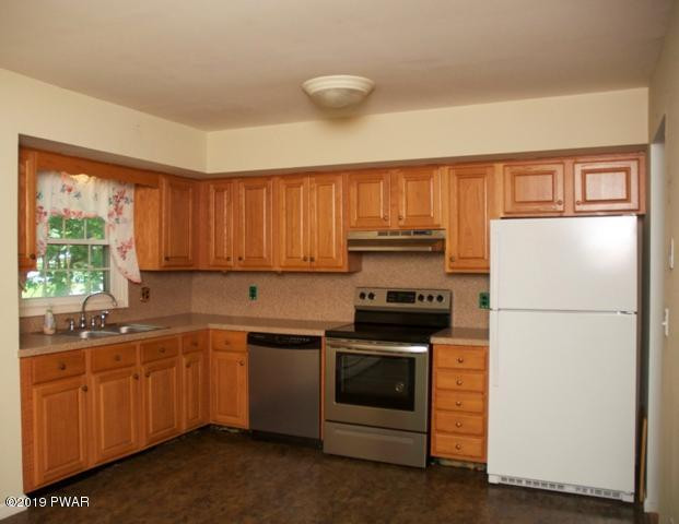 41 Holly Forest Road Mount Pocono, PA 18344 - Photo 12 of 36