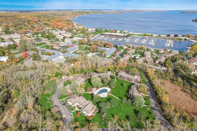 36 Abbey Villa Circle, Unit 36D, Fontana, WI 53125