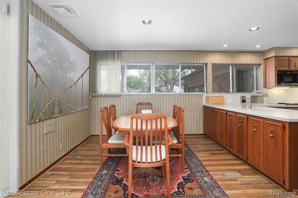 439 Barclay Road Grosse Pointe Farms, MI 48236 - Photo 12 of 47