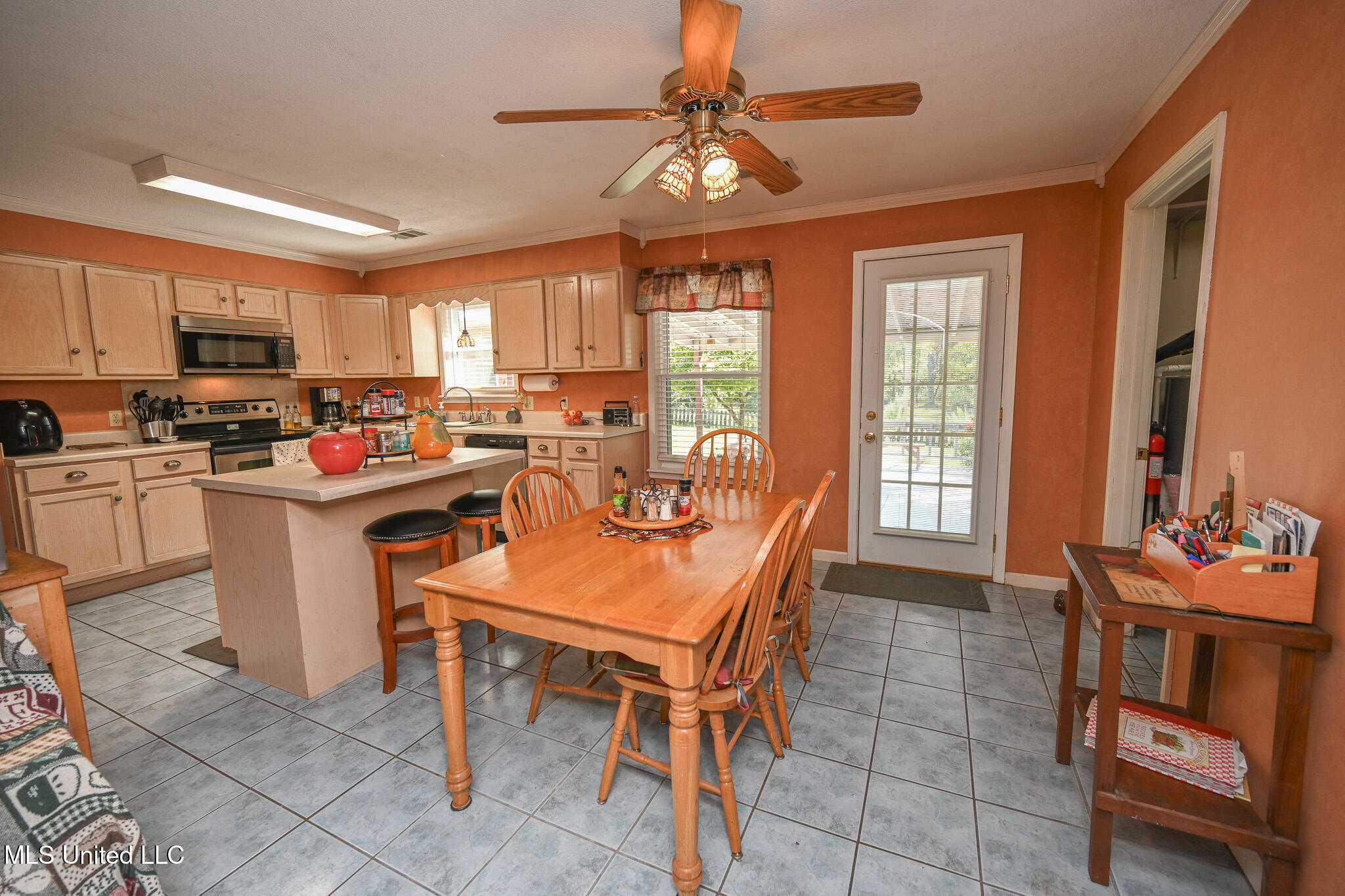 20 James Black Road Olive Branch, MS 38654 - Photo 11 of 56 dining area
