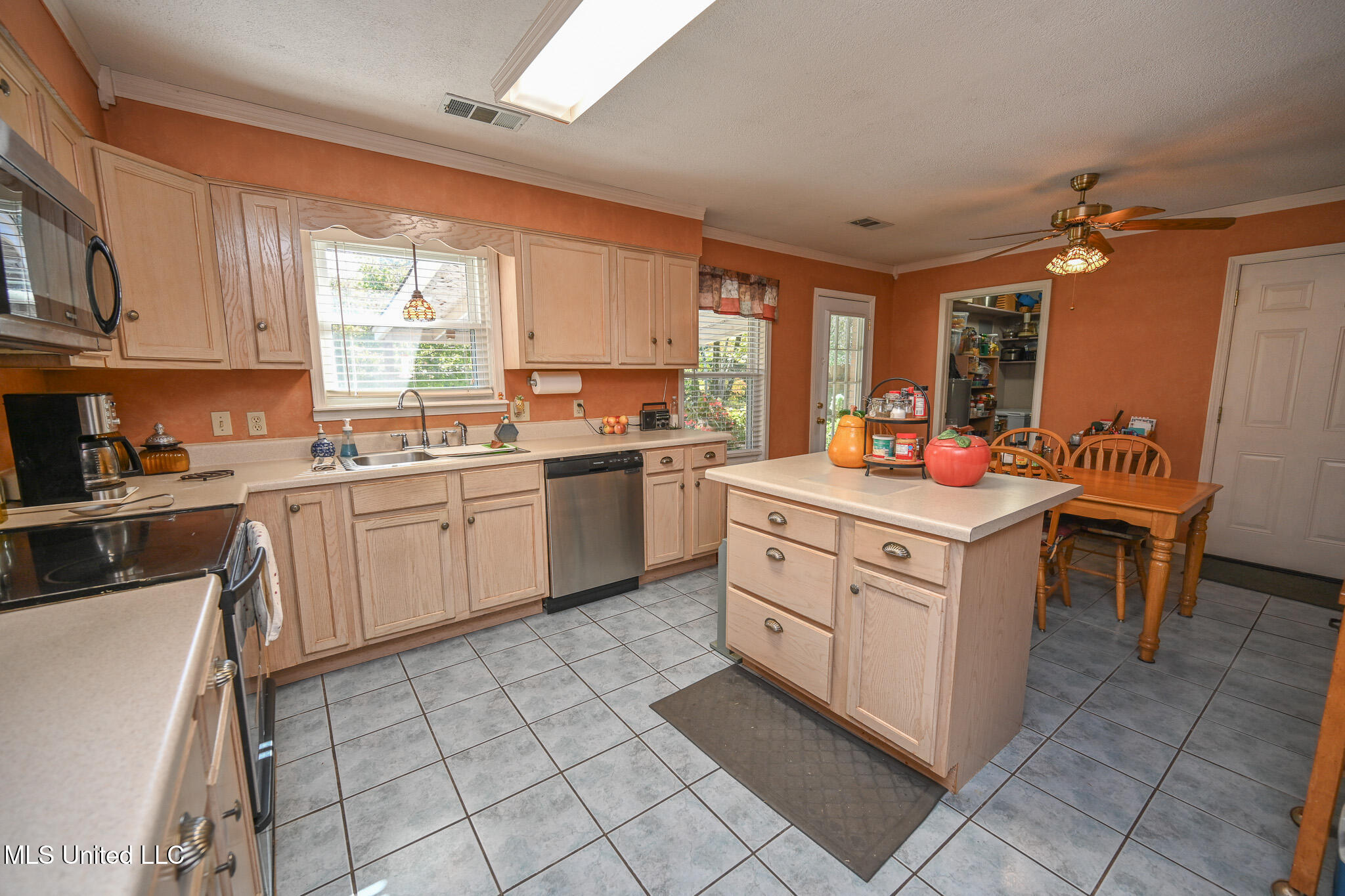 20 James Black Road Olive Branch, MS 38654 - Photo 15 of 56 kitchen