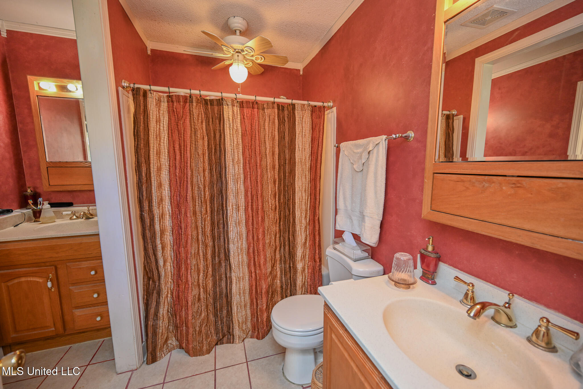 20 James Black Road Olive Branch, MS 38654 - Photo 20 of 56 primary bath 2 vanities