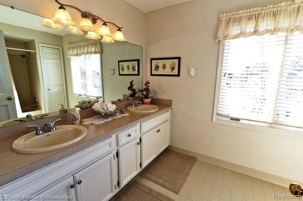 3208 Summit Ridge Drive Rochester Hills, MI 48306 - Photo 29 of 34