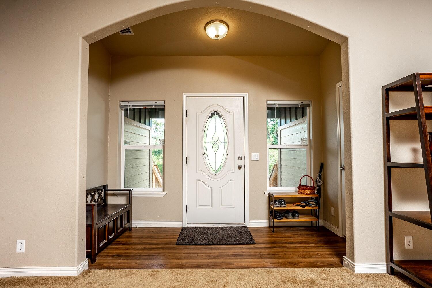 8574 Blackwell Road Central Point, OR 97502 - Photo 3 of 45 Beautiful entry