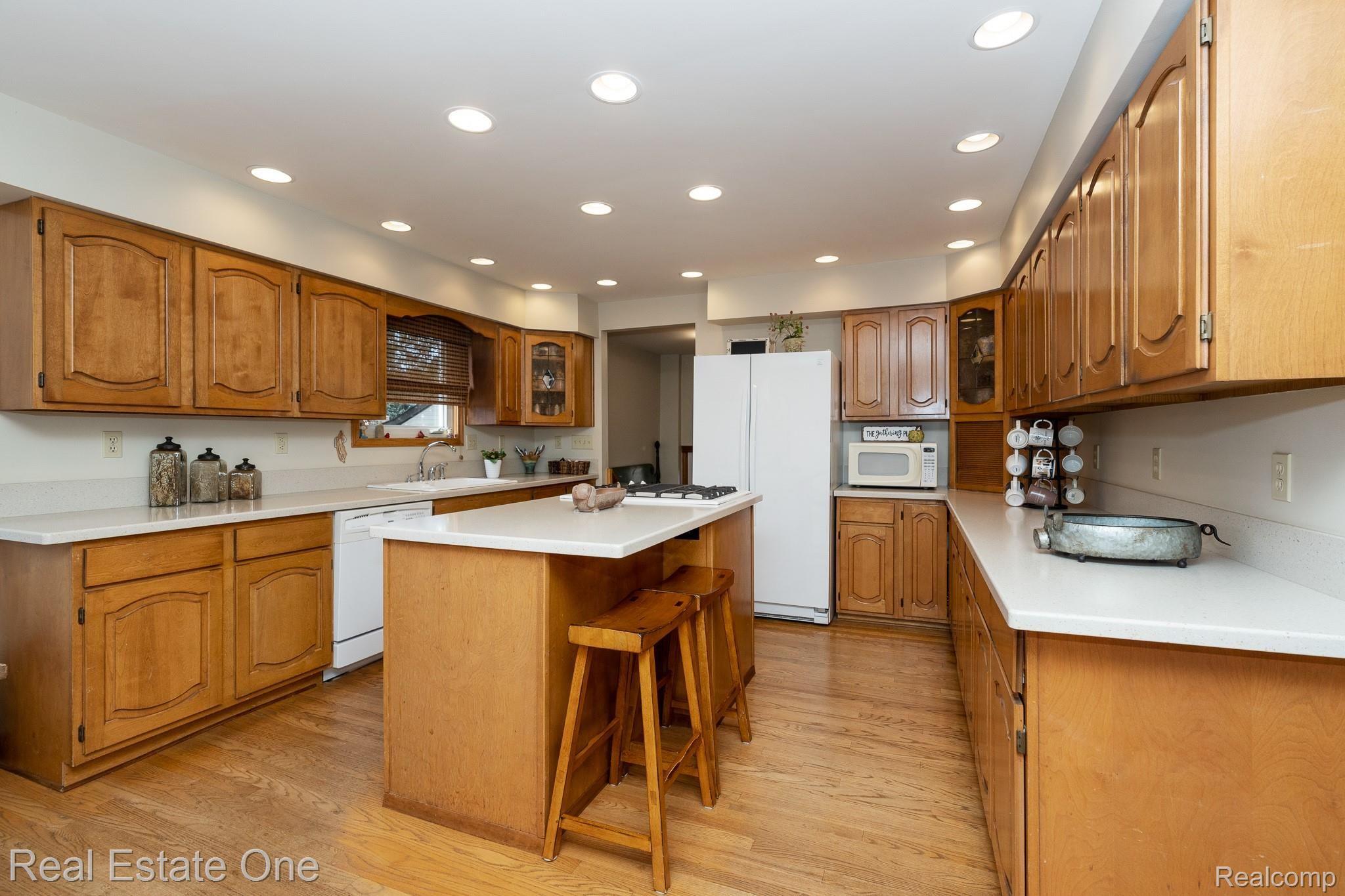 3280 Rockhaven Street Rochester, MI 48309 - Photo 16 of 42 Rockhaven MLS-011.jpg
