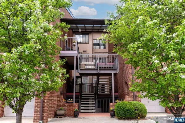 $581,777 | 4 Millay Court, Unit 604, Teaneck, NJ 07666