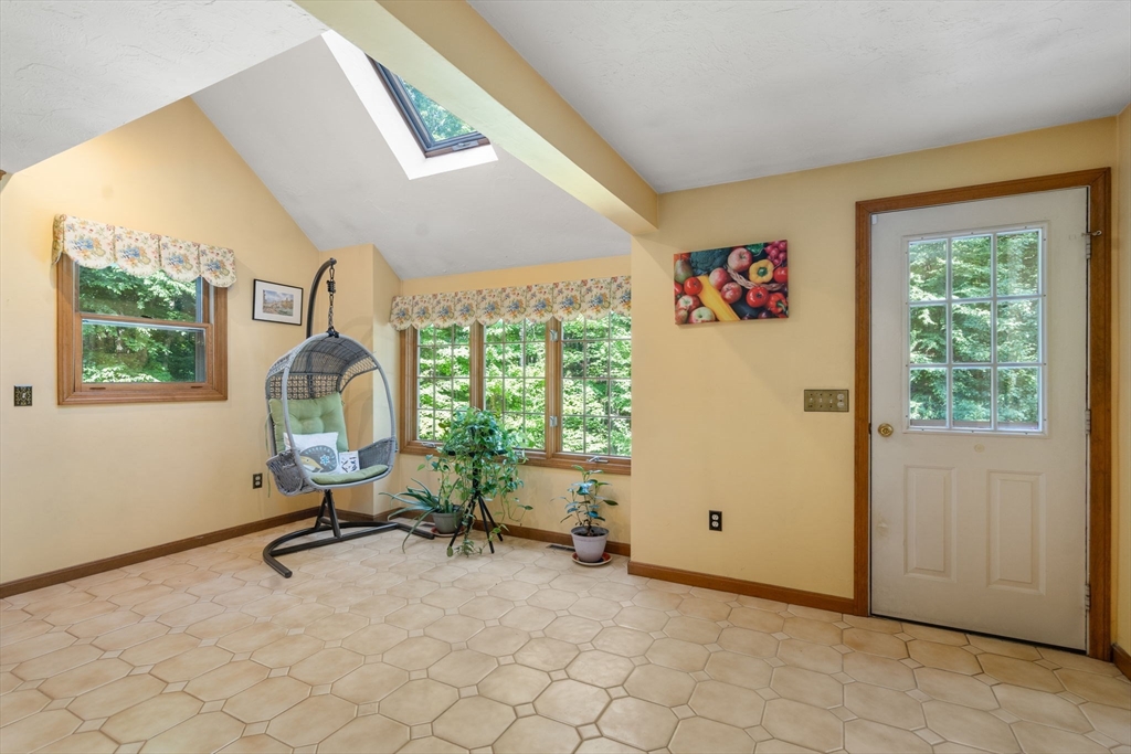 134 Middle Road Southborough, MA 01772 - Photo 13 of 41 Gallery Image 13