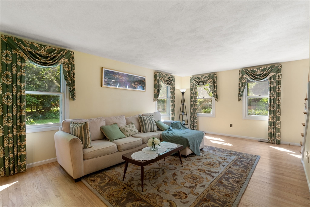 134 Middle Road Southborough, MA 01772 - Photo 14 of 41 Gallery Image 14