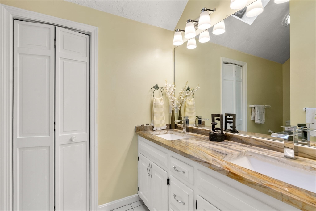 134 Middle Road Southborough, MA 01772 - Photo 19 of 41 Gallery Image 19