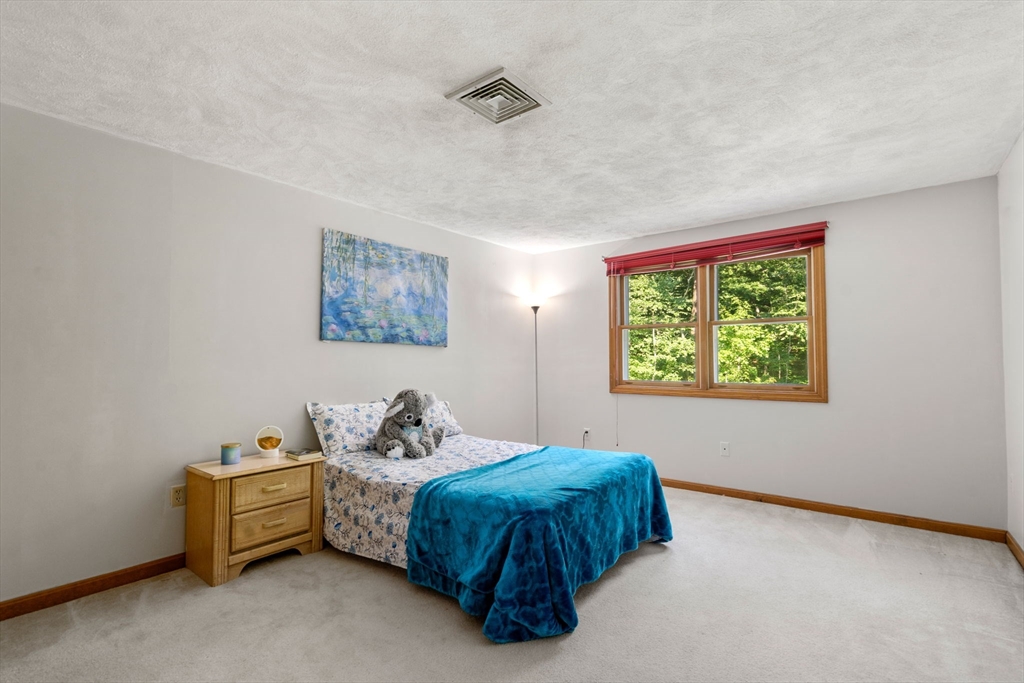 134 Middle Road Southborough, MA 01772 - Photo 20 of 41 Gallery Image 20