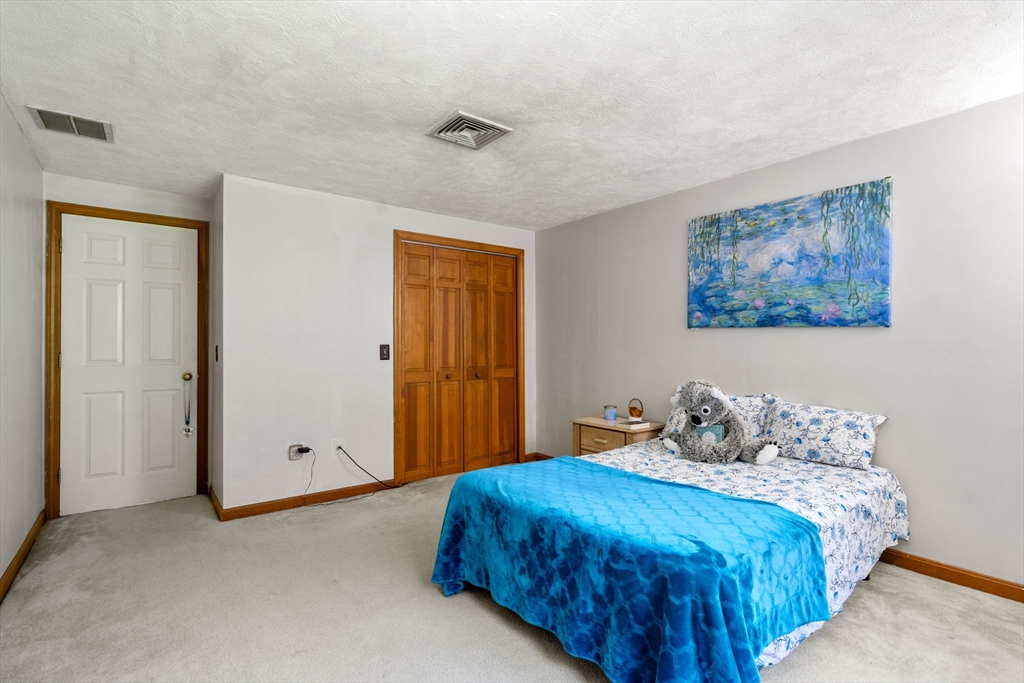 134 Middle Road Southborough, MA 01772 - Photo 21 of 41 Gallery Image 21