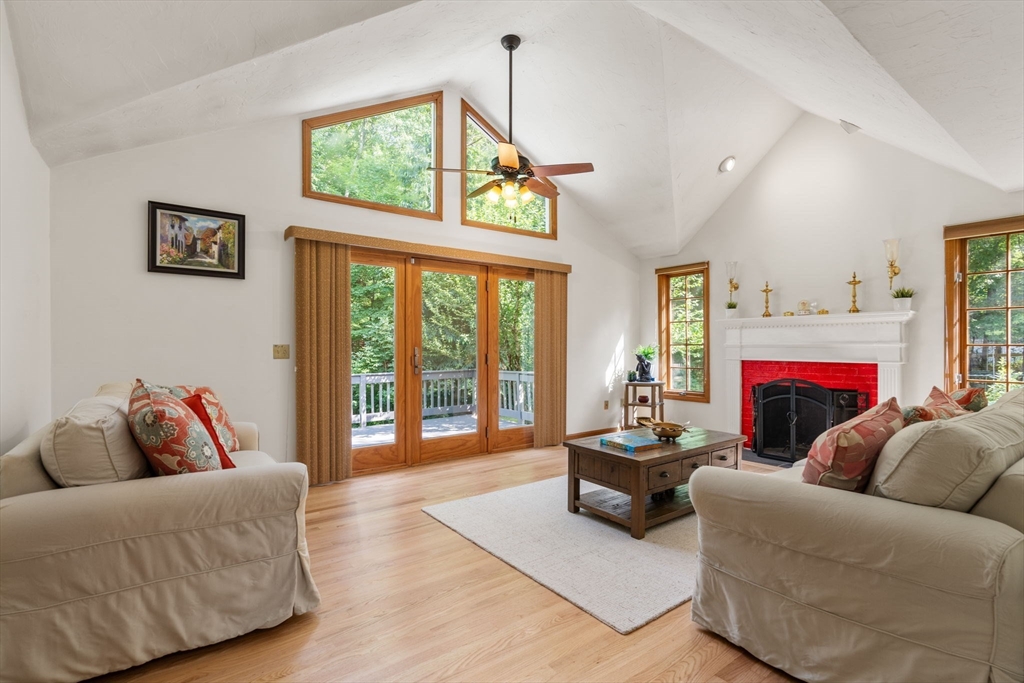 134 Middle Road Southborough, MA 01772 - Photo 4 of 41 Gallery Image 4