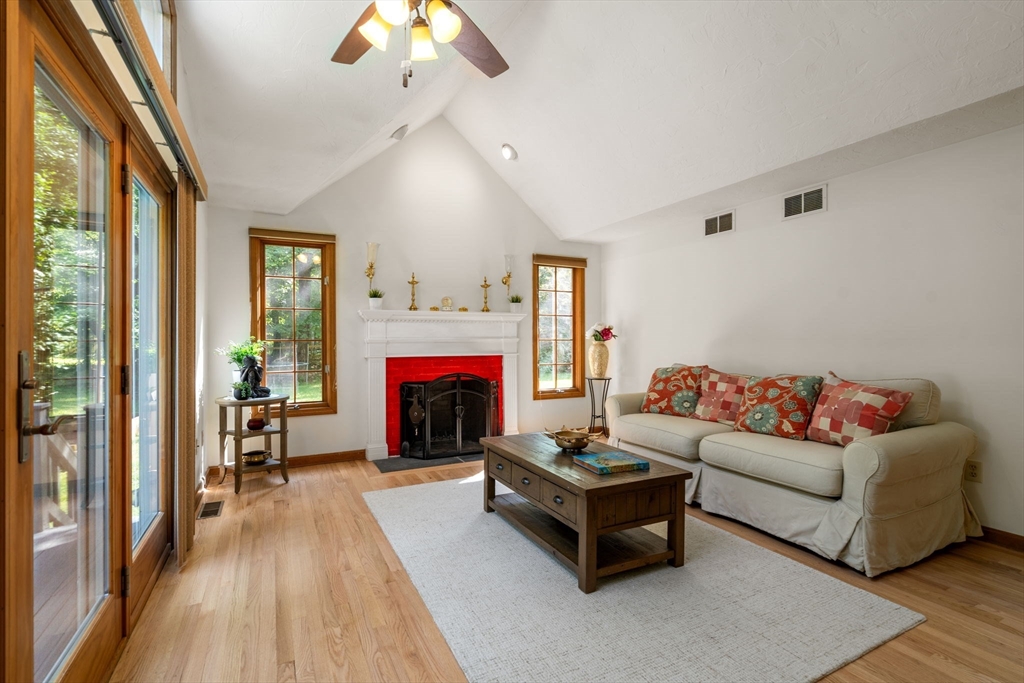 134 Middle Road Southborough, MA 01772 - Photo 5 of 41 Gallery Image 5