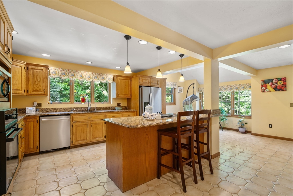 134 Middle Road Southborough, MA 01772 - Photo 10 of 41 Gallery Image 10