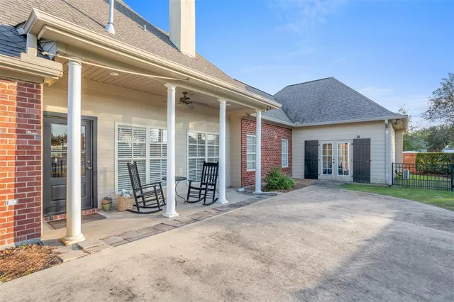 $459,500 | 4180 Primrose Drive, Lake Charles, LA 70605