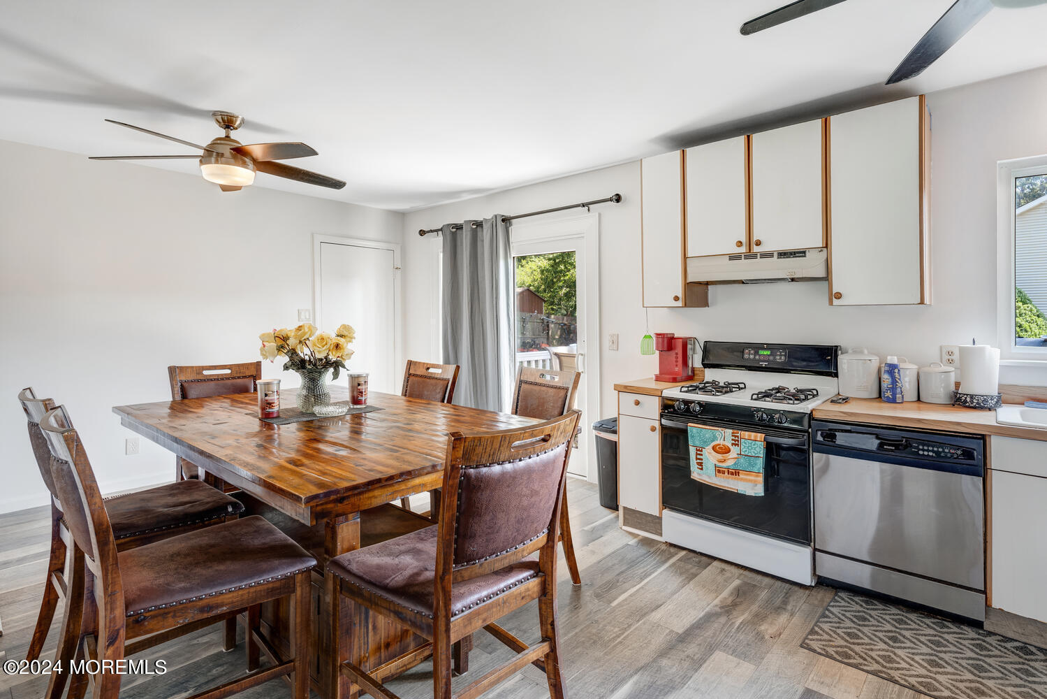 27 Cedarbrook Lane Little Egg Harbor, NJ 08087 - Photo 12 of 24 A7I07482 3 4 5 6-013-002-1500x1000