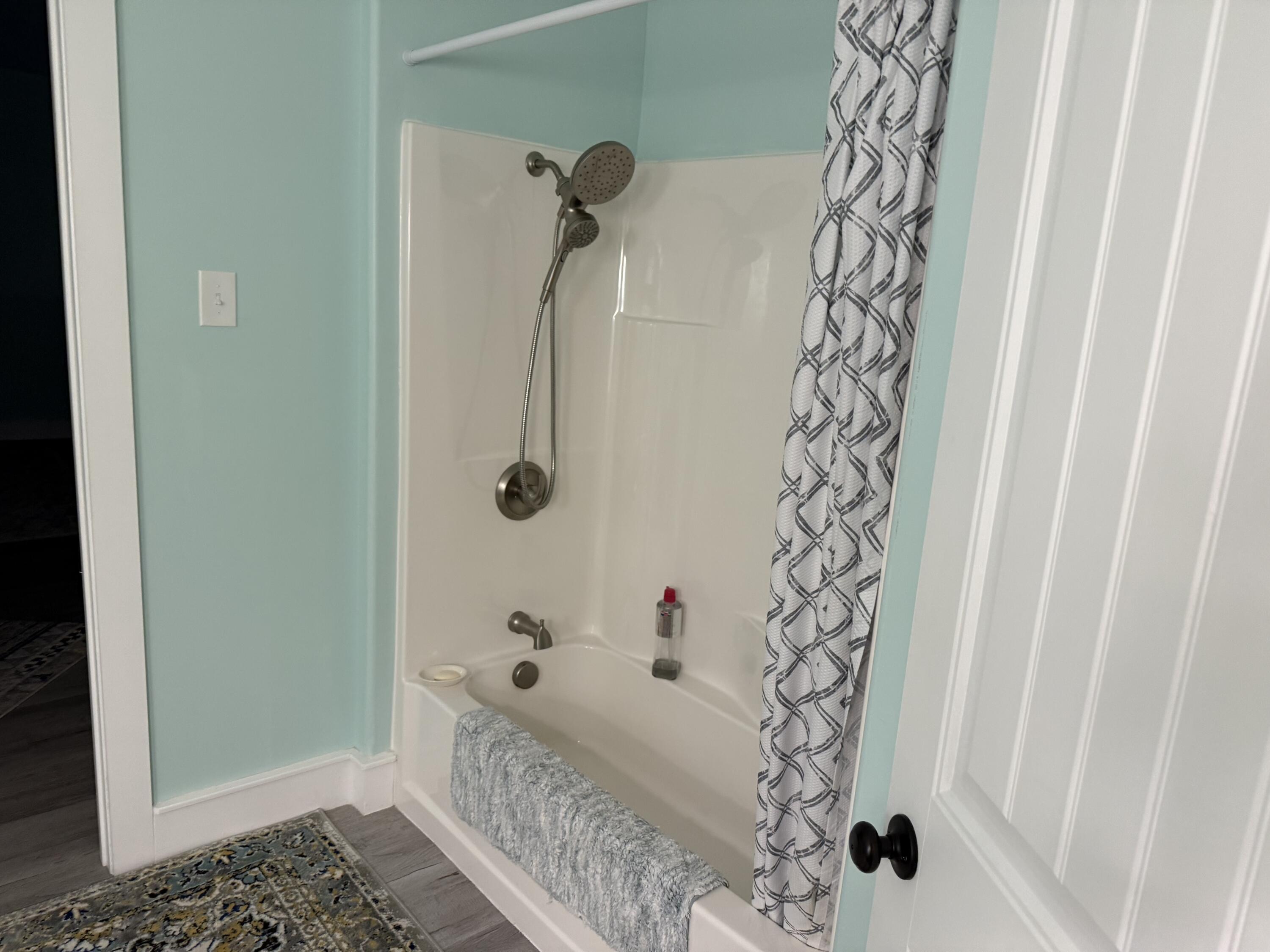 357 North Windsor Road Windsor, SC 29856 - Photo 9 of 20 a bathroom with a bathtub and shower