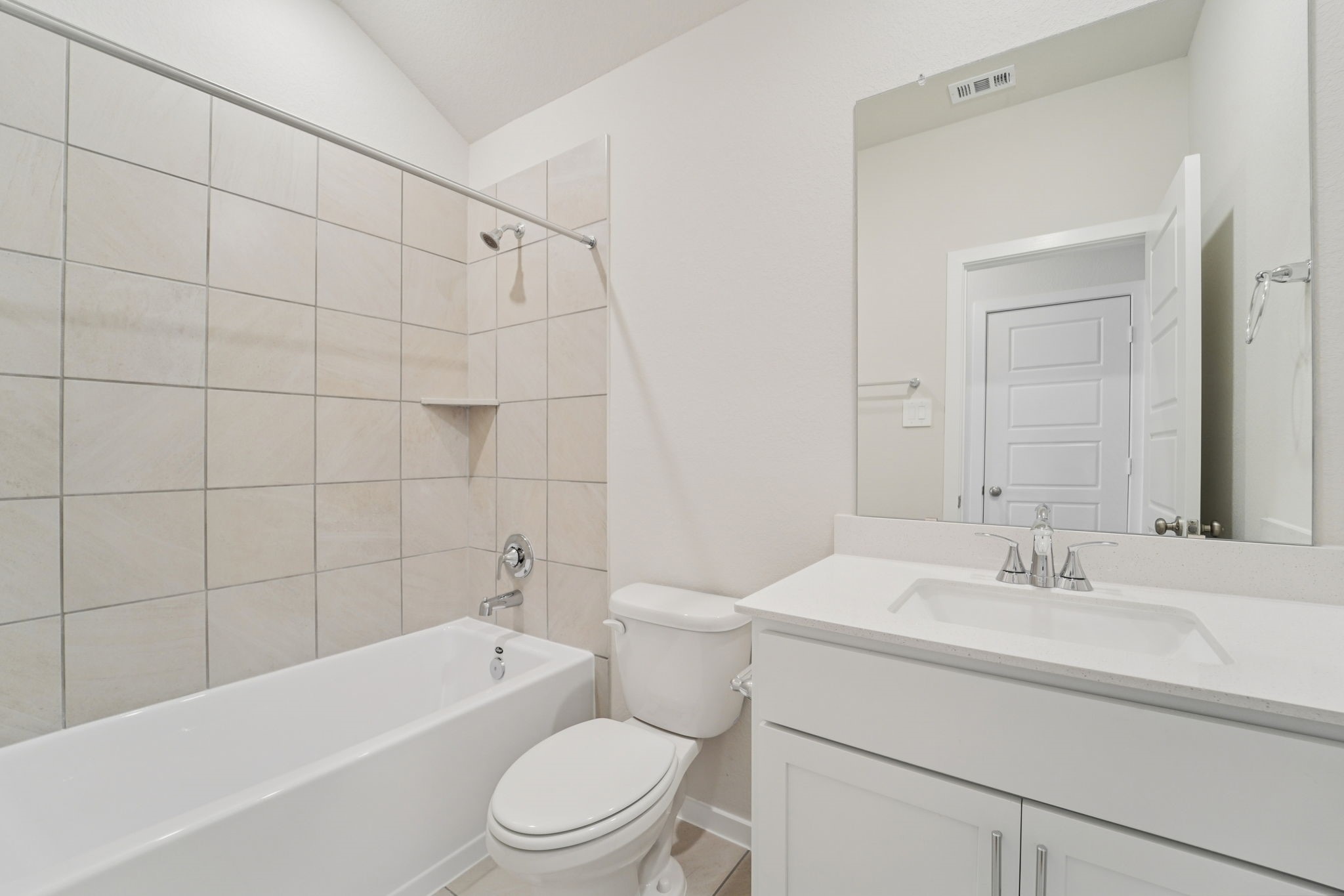 16253 Parish Pointe Court Conroe, TX 77302 - Photo 9 of 15 a bathroom with a sink a toilet and bathtub